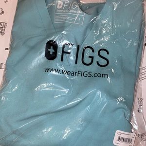 FIGS sea glass casma three pocket scrub top